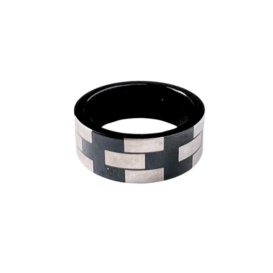 Rings - Interlocking Grey and Black Design Band